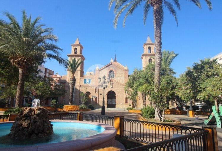Beautiful Apartment Near Playa De Los Locos Торевьиа Экстерьер фото